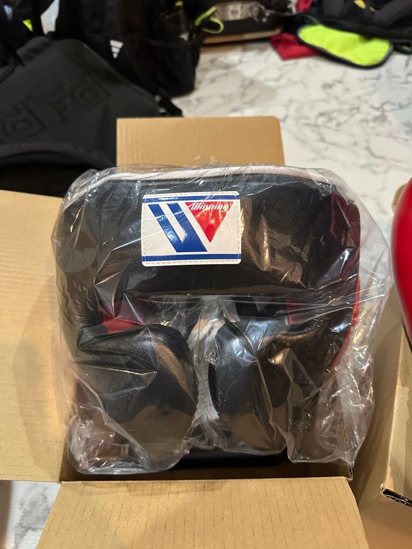 Winning ボクシングヘッドギア 黒/赤 別注品 - メルカリ