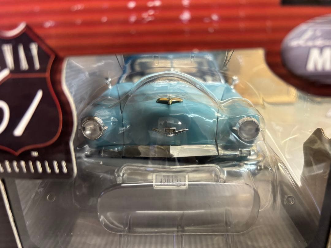 1/18 絶版　ミニカー　KAISER MANHATTAN HIGHWAY61