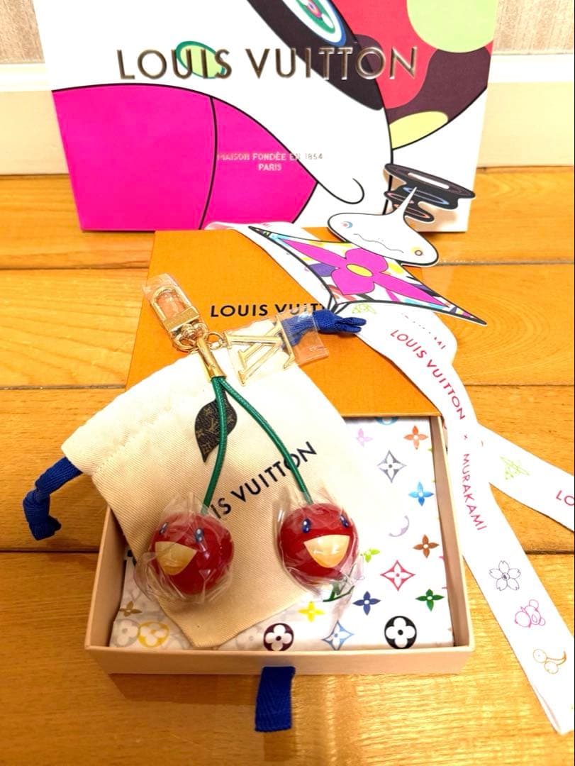 新品未使用♪ 第3章LV × TM バッグチャーム・チェリー M02476 - メルカリ