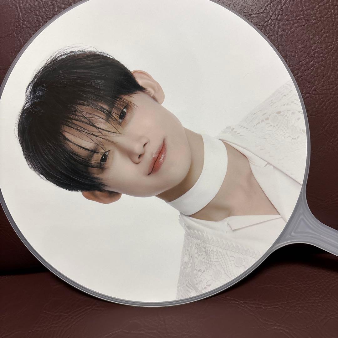 TXT ヨンジュン うちわ ACT PROMISE - メルカリ