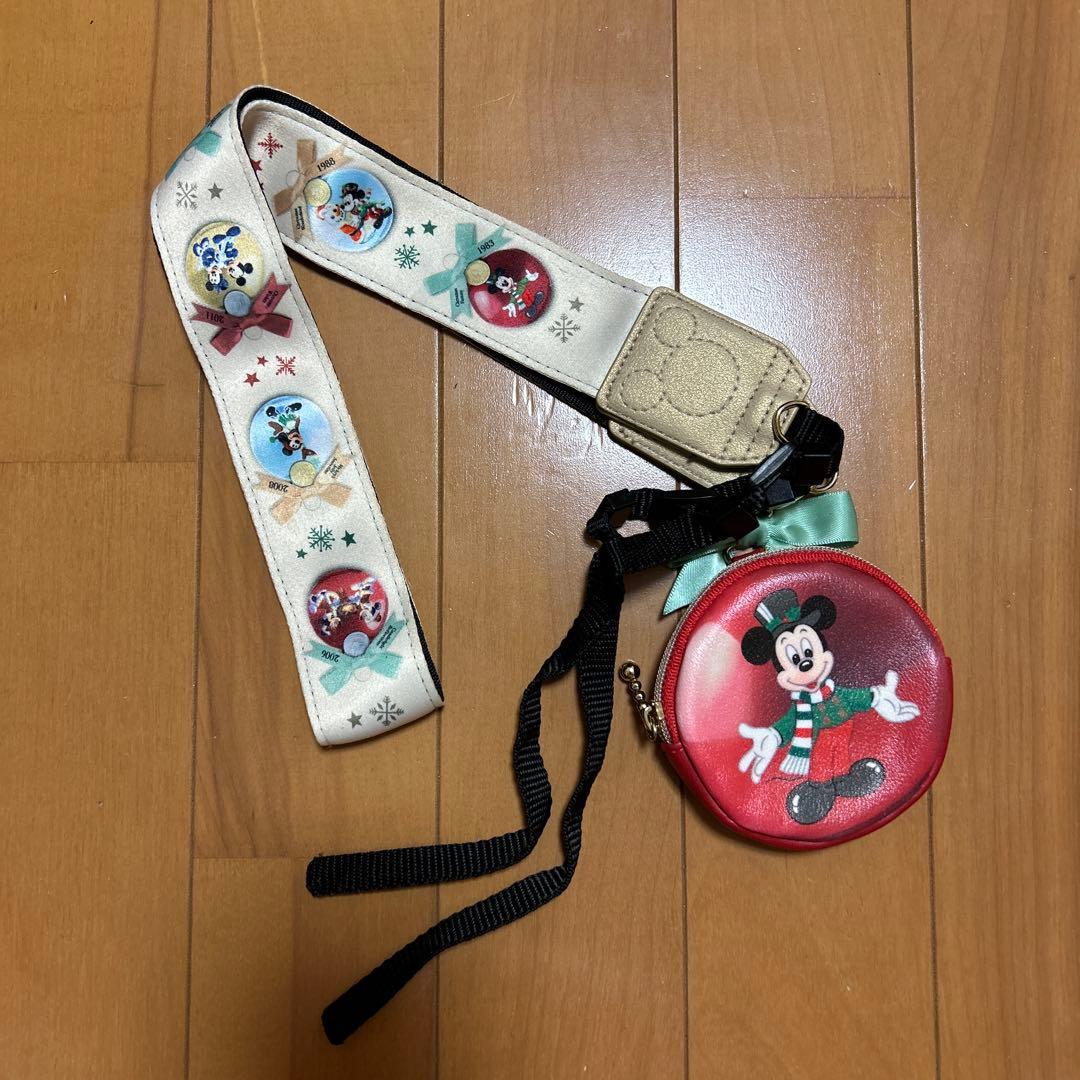 ディズニー クリスマス カメラストラップ 35周年 - メルカリ