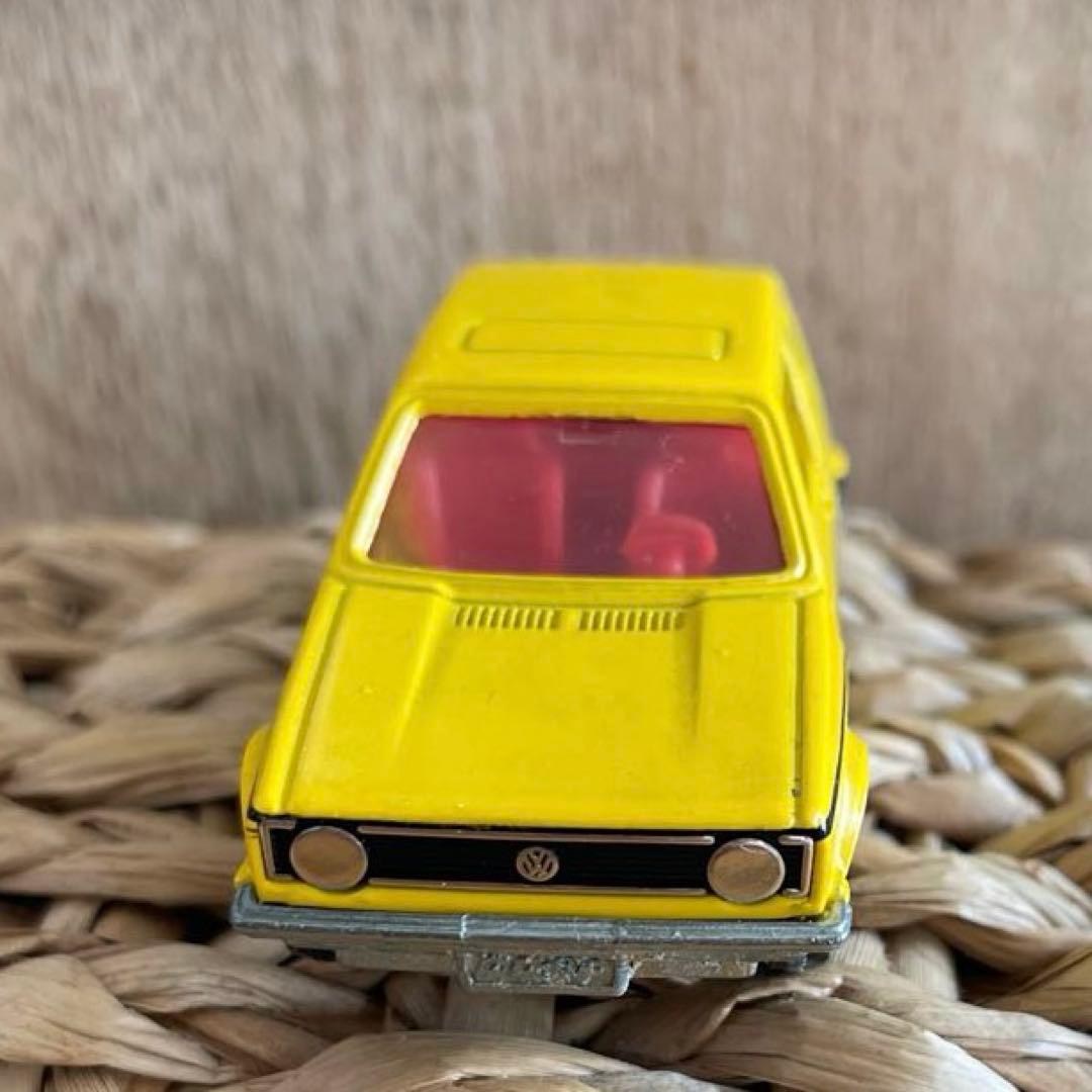 トミカ〉F5-2-1 VW ゴルフ GLE (黄/黒ライン)(日本製) - メルカリ