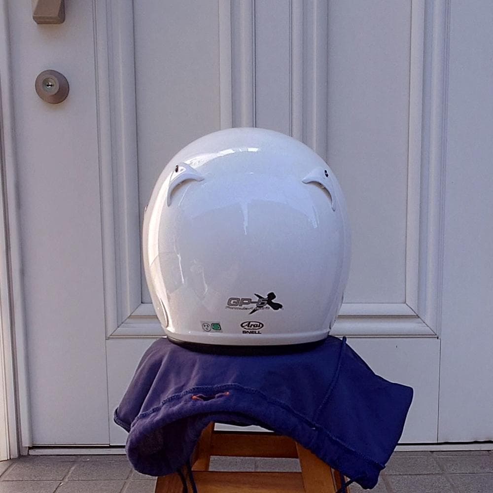 31日まで特別価格値下げ 希少!!ほぼ未使用 Arai GP-5x 白 Mサイズ