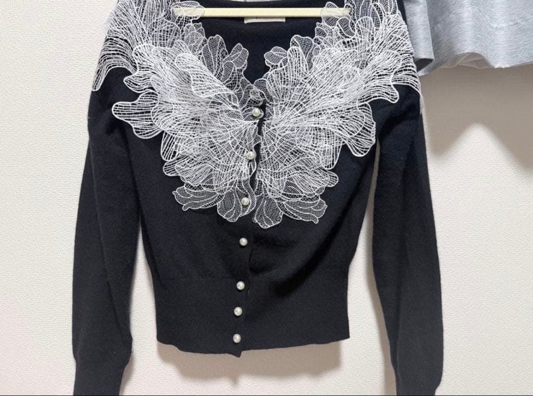 ポローラpolauraフラワーレース装飾 ブラックカーディガン - メルカリ