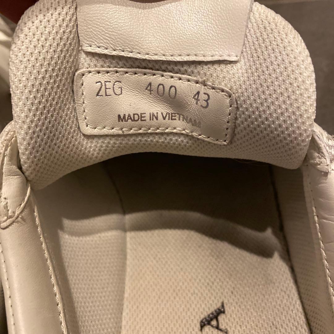 PRADA MILANO ホワイトスニーカー　28〜28.5cm 43