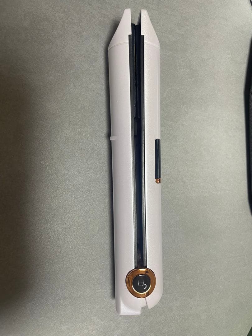 agetuya ブラシヘアアイロン 充電スタンドADORIC beautyつき - メルカリ