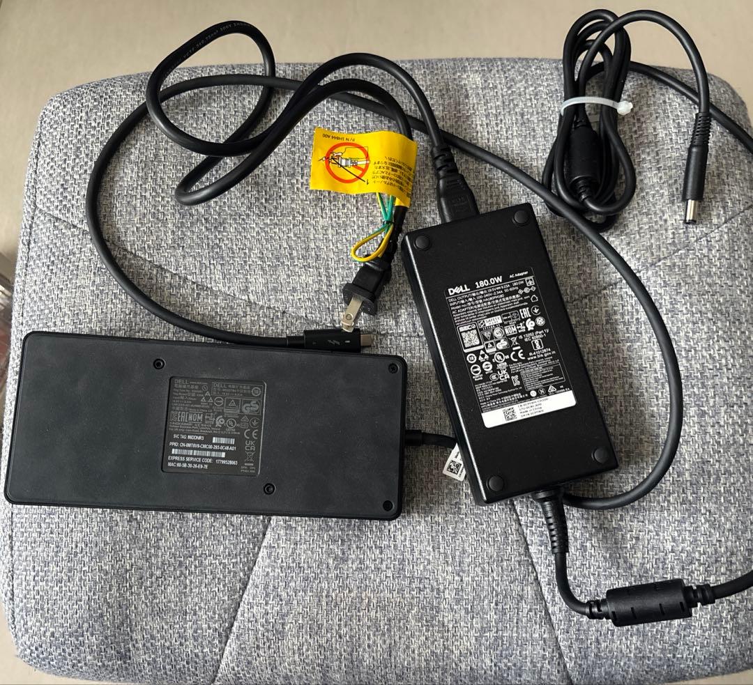 DELL ドッキングステーション WD22 と 180.0W ACアダプター