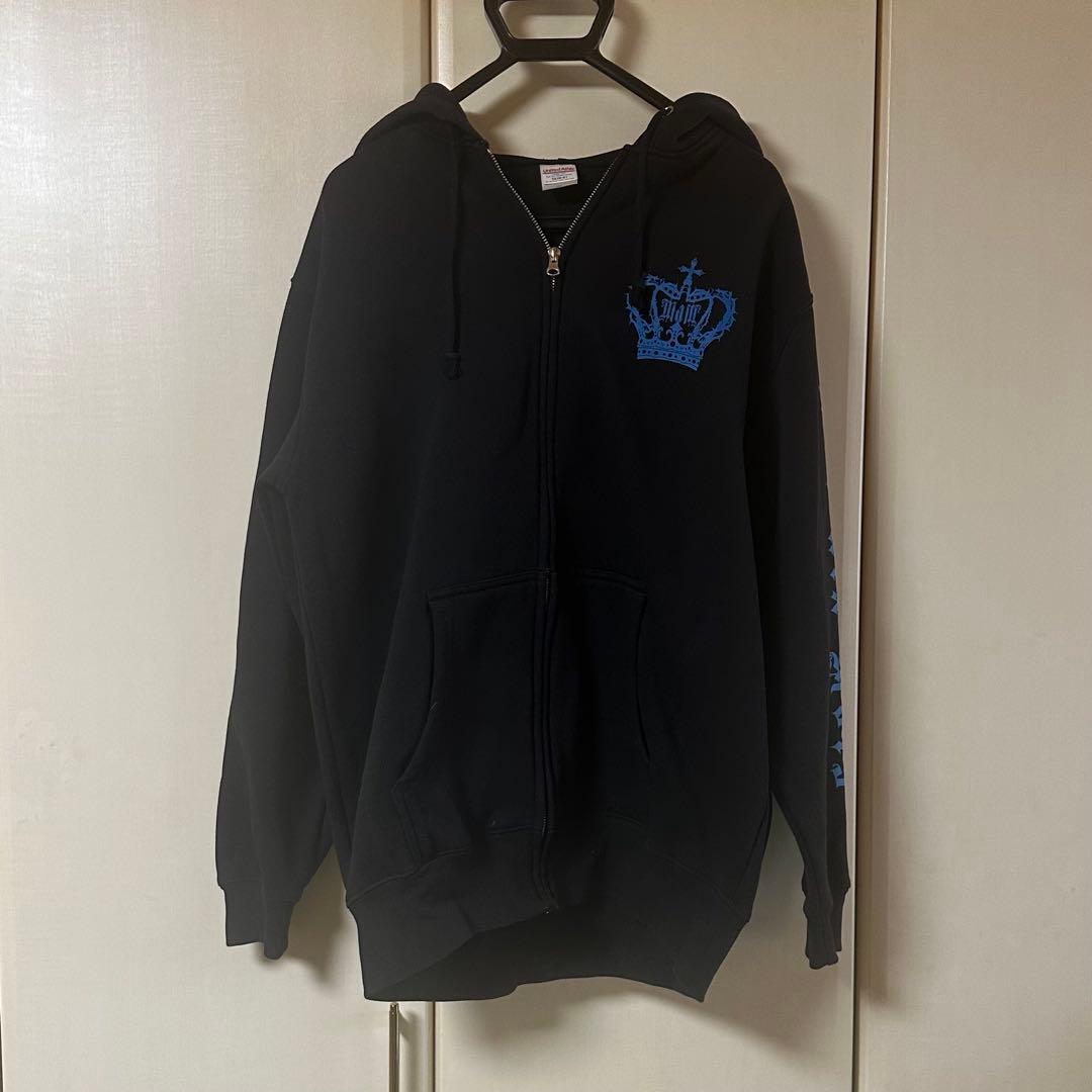 Moi dix Mois 棘の王冠裏起毛ジップアップパーカー 黒×ブルー