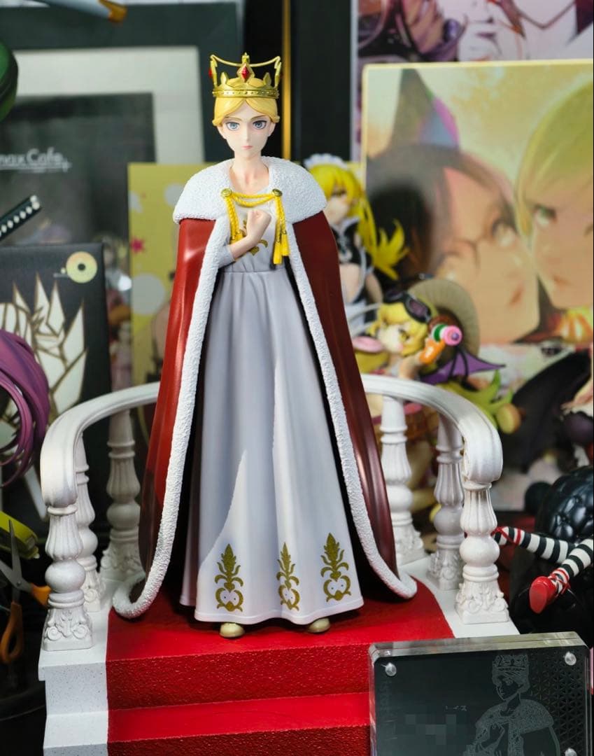 進撃の巨人 ① クリスタ・レンズ ガレージキット ガレキ スタチュー