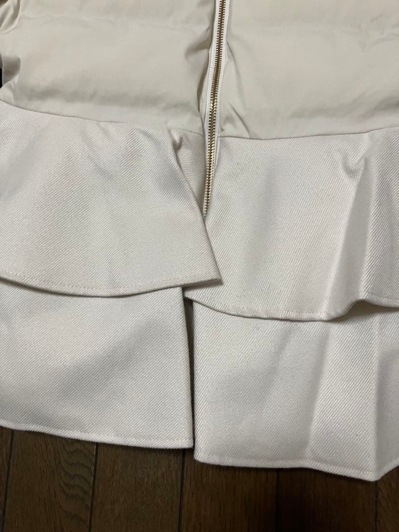 ☆DONA MARIE☆キュート！フリルダウンジャケット（M・オフホワイト