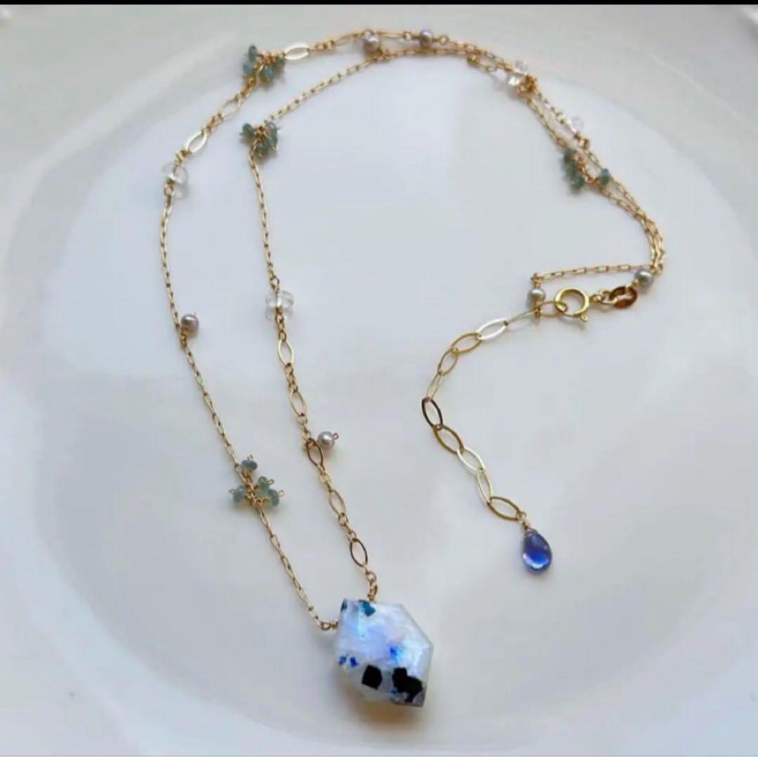 ホワイトラブラドライト・クリソベリルブルーキャッツアイピアス＋