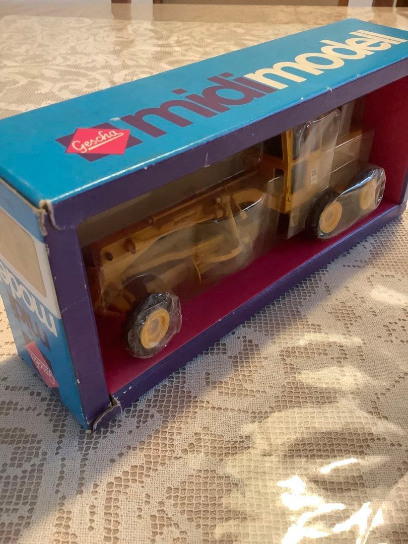 gescha Caterpillar CAT 12F Grader ミニカー