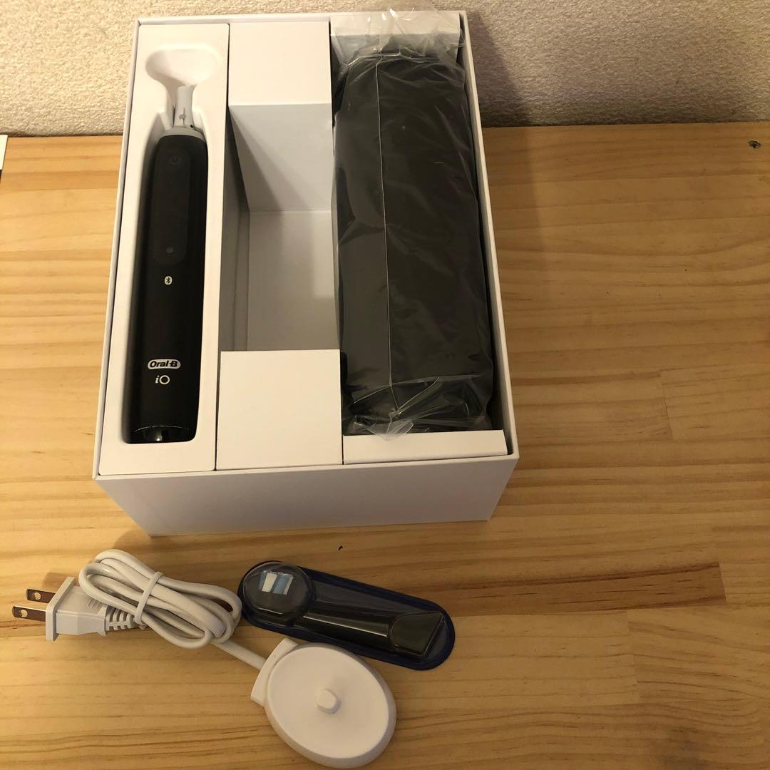 Oral-B iO 5 電動歯ブラシ本体【おまけ舌磨き、変えブラシ】 iO5