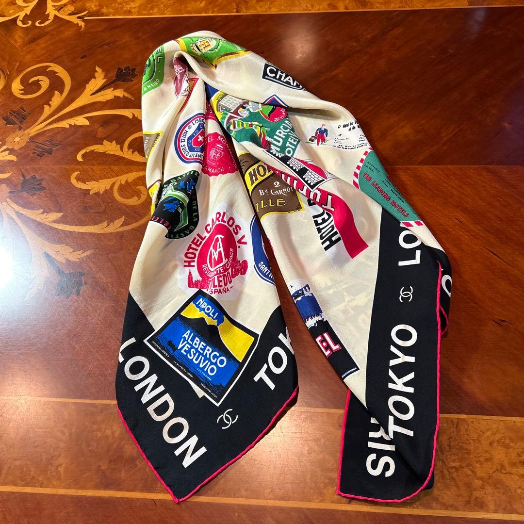 シャネル、世界のホテル、とてもレアなスカーフです。 - 小物