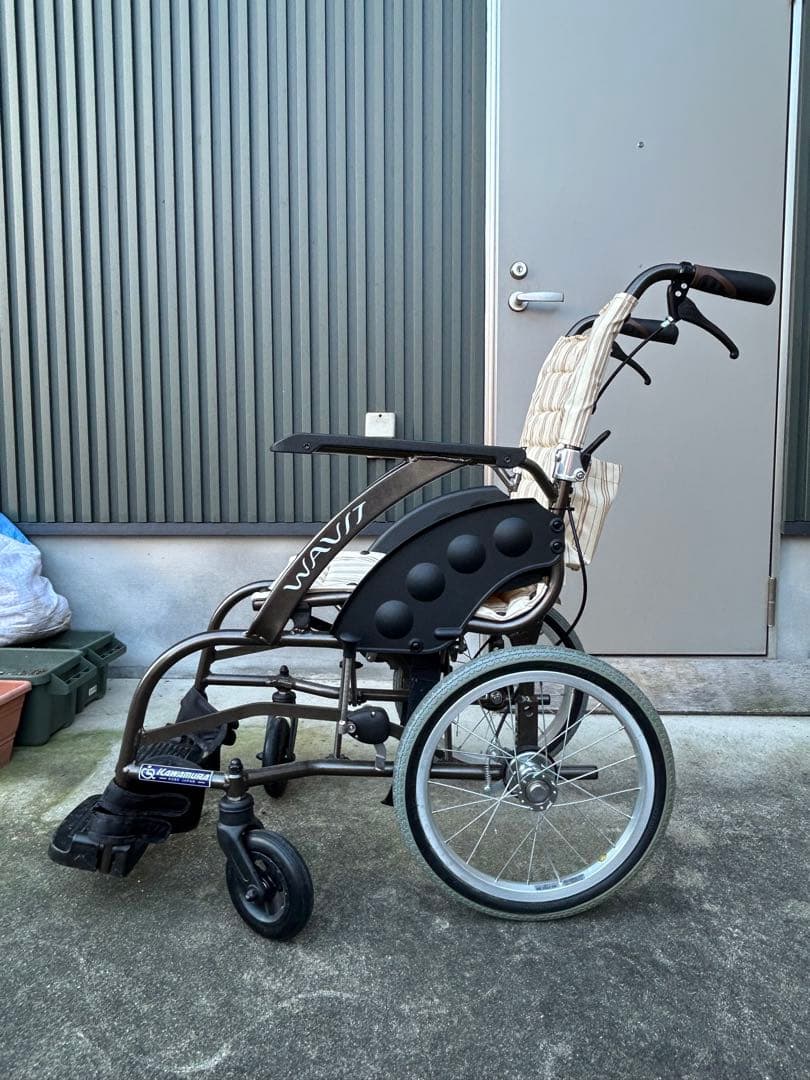 折りたたみ車椅子 アルミ軽量　ベージュ　11.5kg