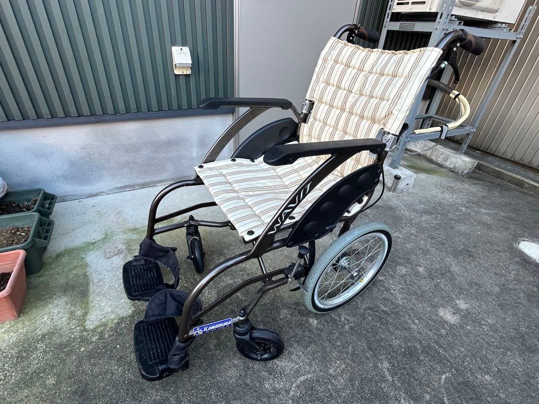 折りたたみ車椅子 アルミ軽量　ベージュ　11.5kg