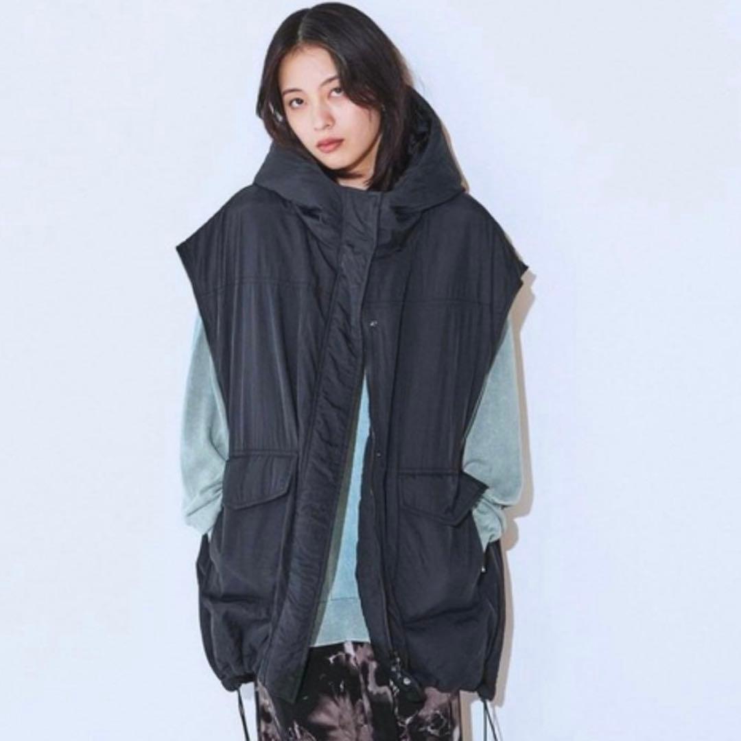 新品未使用タグ付 JEANASIS ソデ2WAYモンスターパーカーコート 完売品