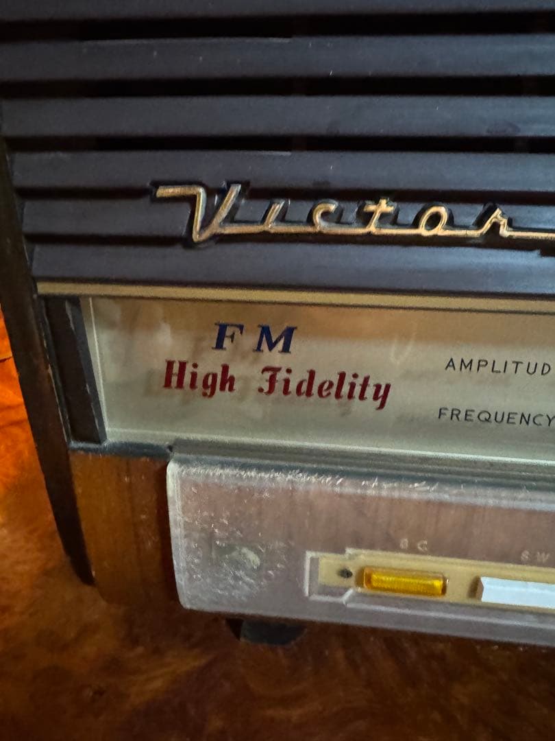 昭和レトロVictor真空管ラヂオR-703傷多数ジャンク通電OK - メルカリ