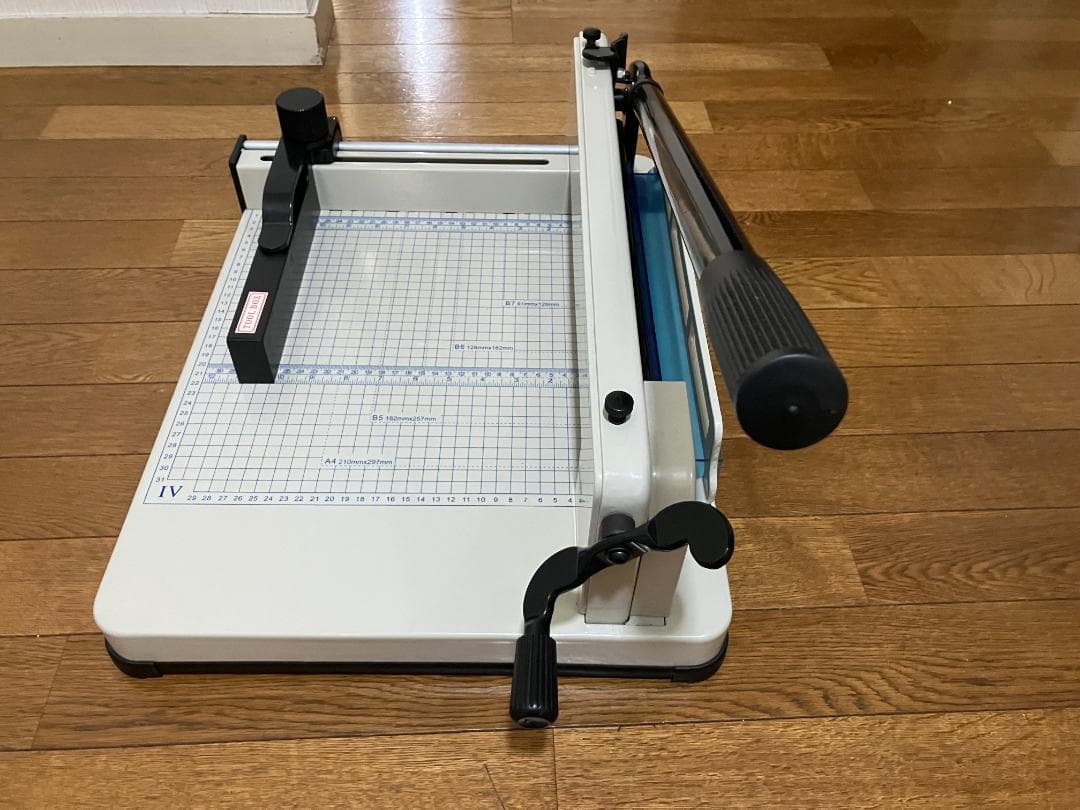 大型裁断機 BA58A4-14b 中古品 - メルカリ