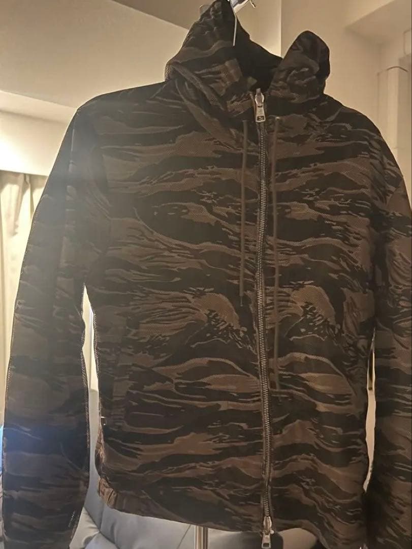 も*ス様 MONCLER 迷彩柄 フード付きリバーシブルジャケット サイズ0 美 楽天市場】モンクレール ダウンジャケット メンズ アウター フード付き