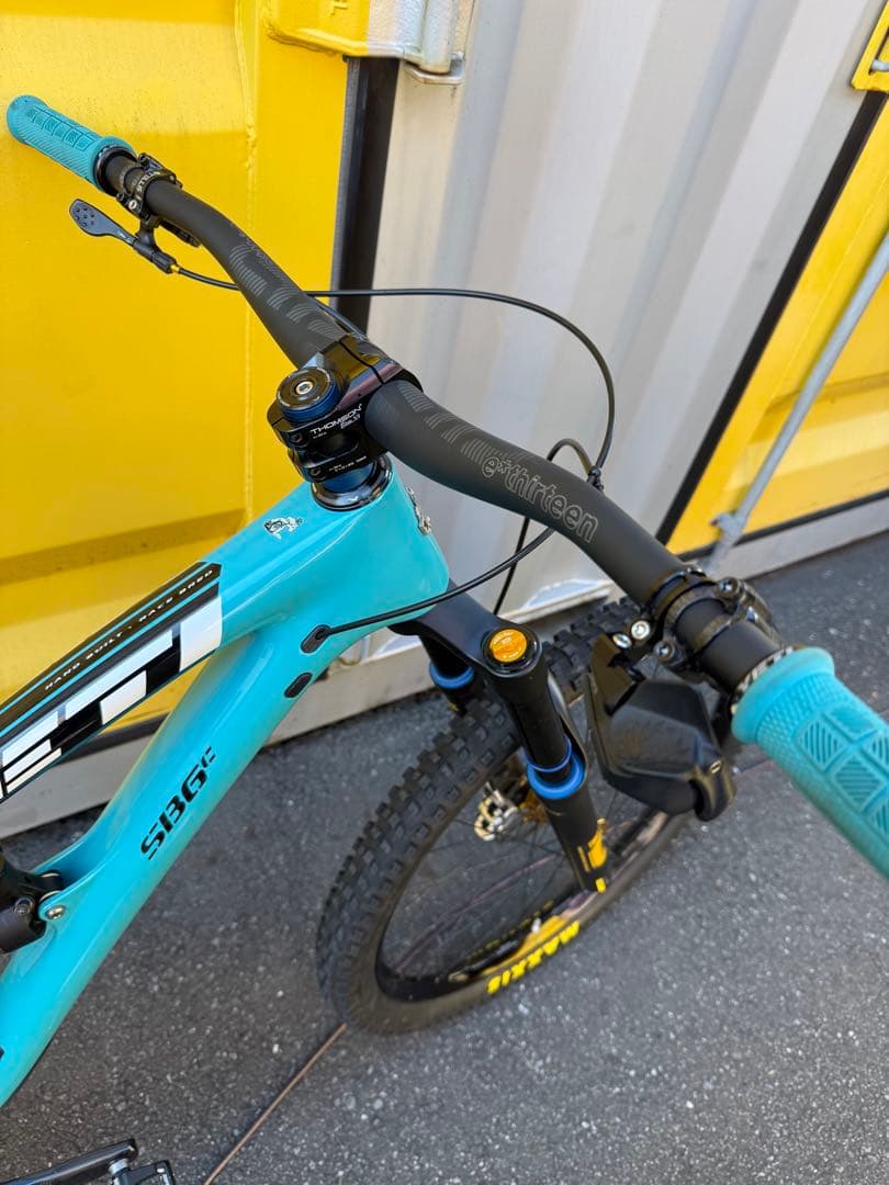 YETI SB6C クリスキング限定ゴールド ほぼ未使用 総額100万超 - メルカリ