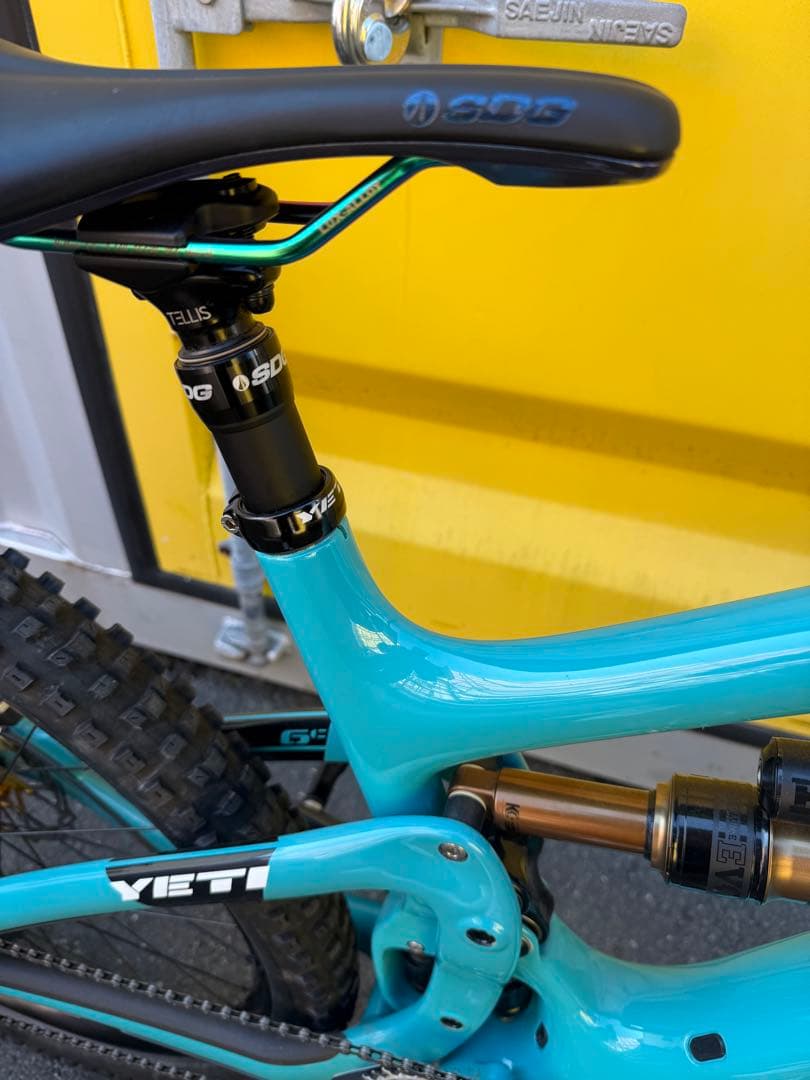 YETI SB6C クリスキング限定ゴールド ほぼ未使用 総額100万超 - メルカリ