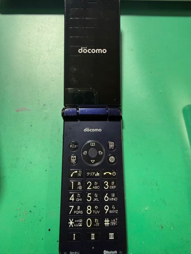 docomo AQUOS SH-01Jブルーブラック。SIMフリー 携帯電話 - メルカリ