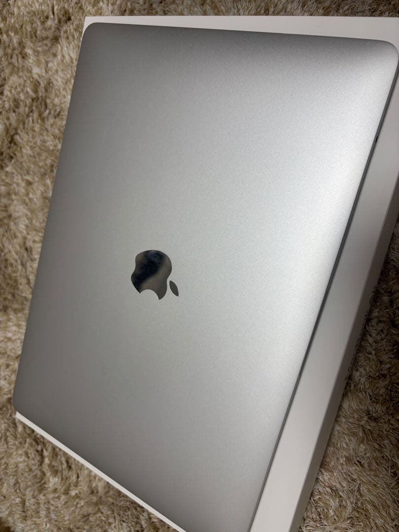 MacBook Air シルバー 充電器付き - メルカリ