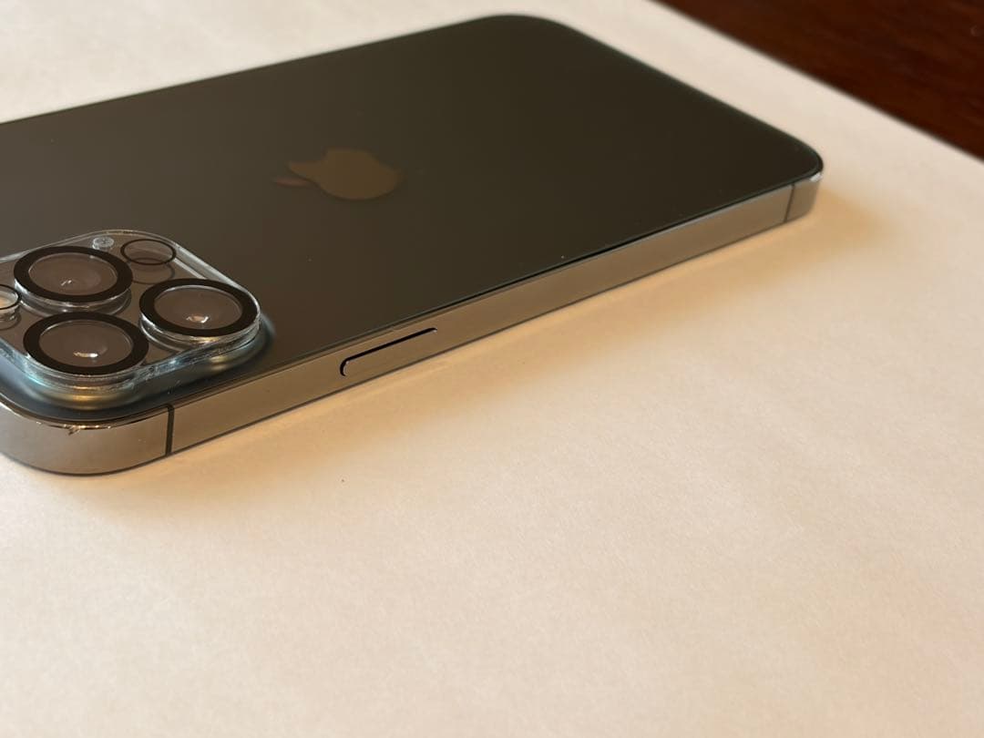 iPhone 12 ProMaxグラファイト 256GB フィルム、ケーブル付き - メルカリ