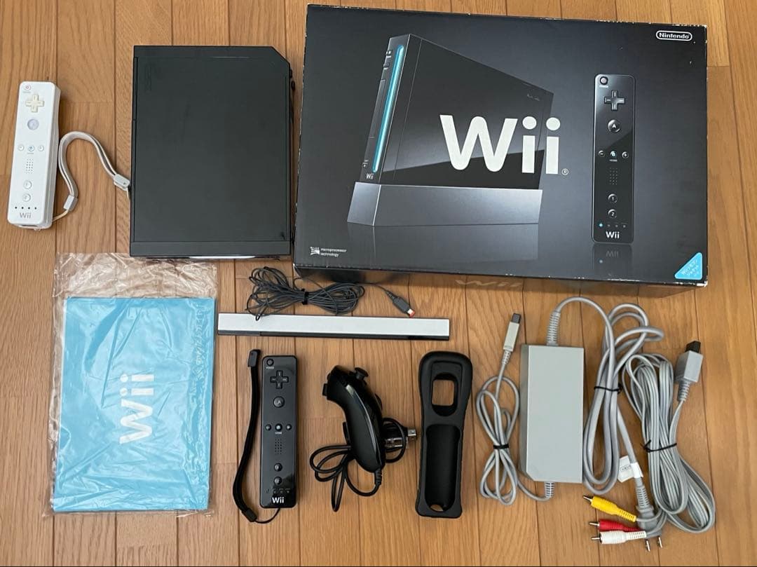 Nintendo Wii 黒 本体一式セット+マリオカートwiiハンドルセット