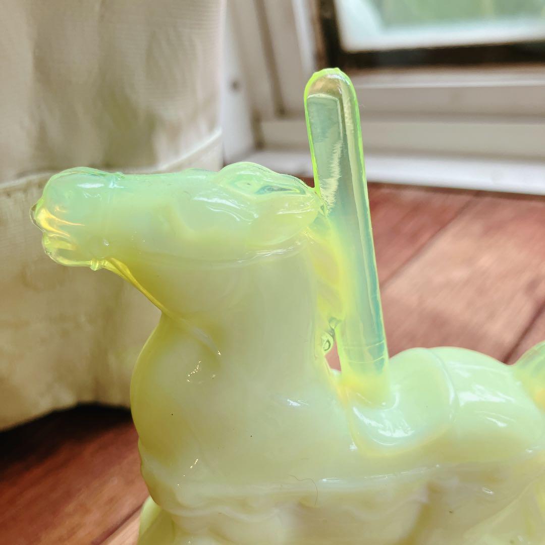 ウランガラス Boyd ボイド社 オブジェ 置物 木馬 馬 メリーゴー