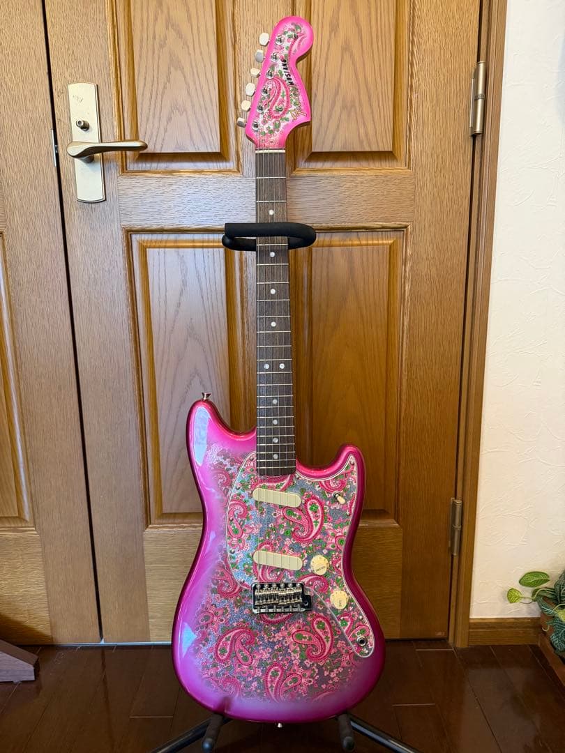 ギター Char Mustang Pink Paisley Char Mustang® Pink Paisley– zicca.net