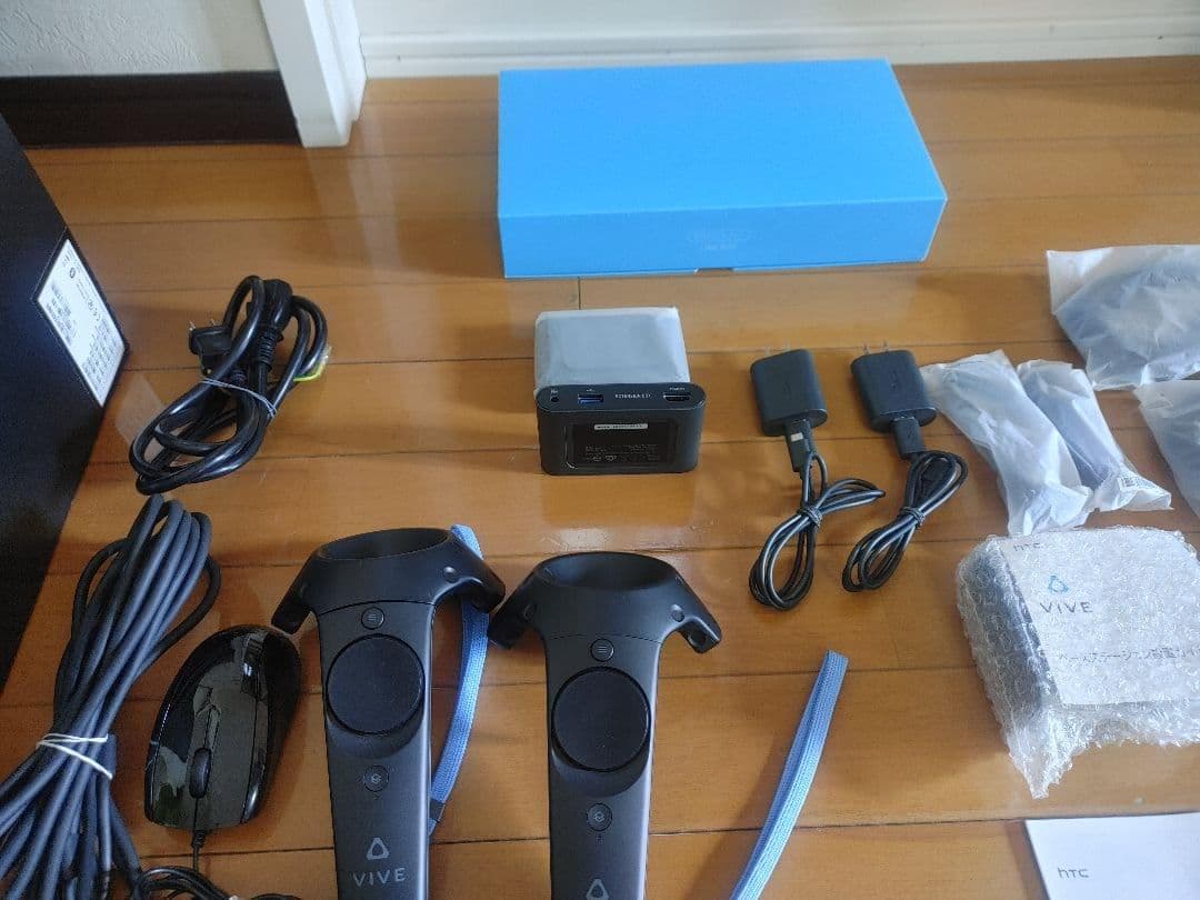 ヘッドセット欠品】HTC VIVE 周辺機器・パーツ一式 - メルカリ