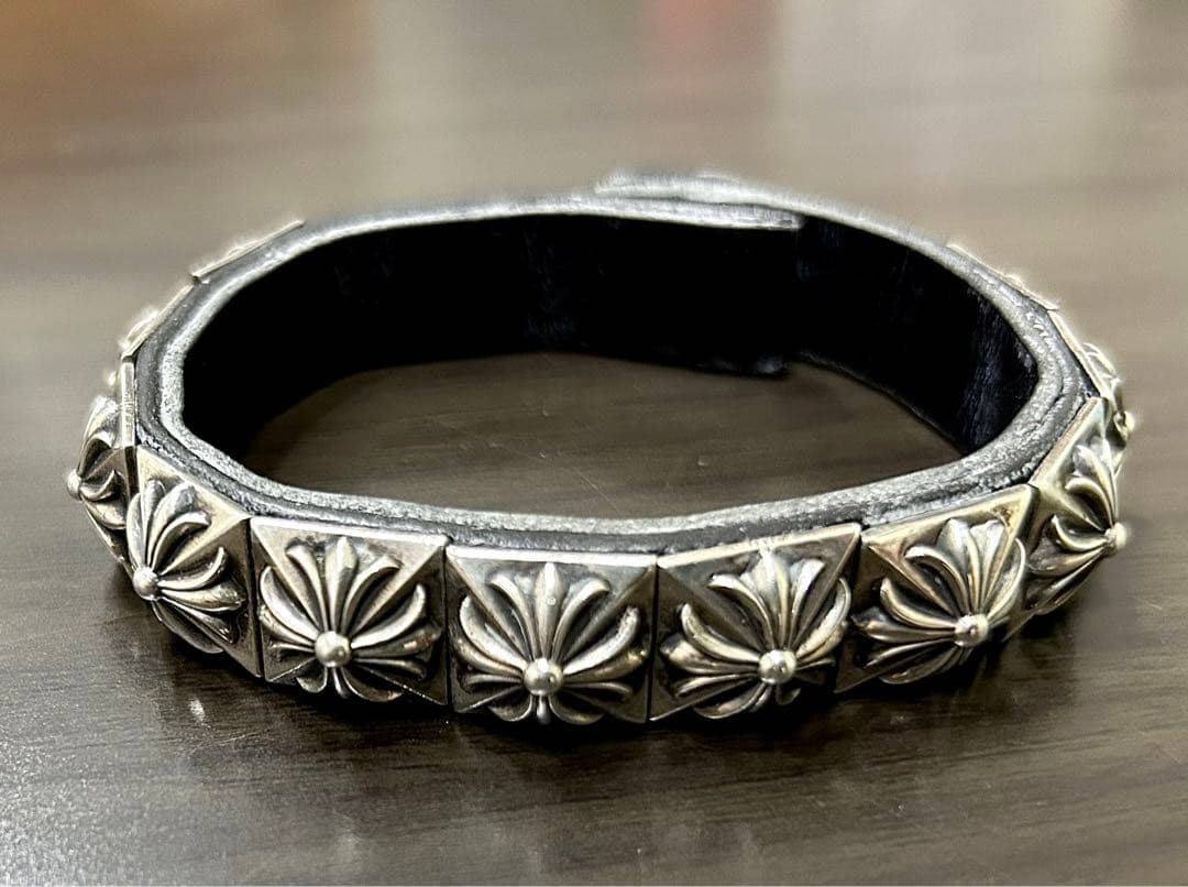 クロムハーツ ゼロピラミッド レザー ブレスレット - メルカリ