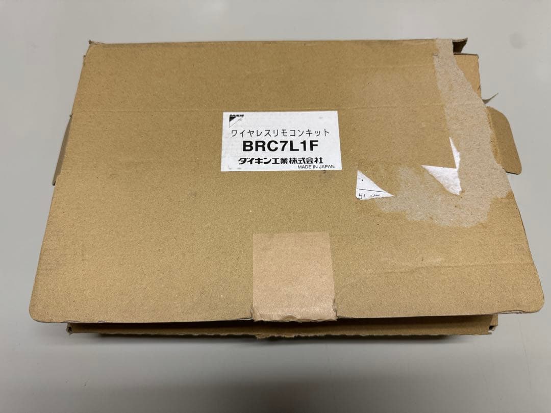 ダイキン　ワイヤレスリモコンキット　型式：BRC7L1F BRC7L1F | 業務用エアコン | ダイキン 液晶ワイヤレスリモコン 受光部