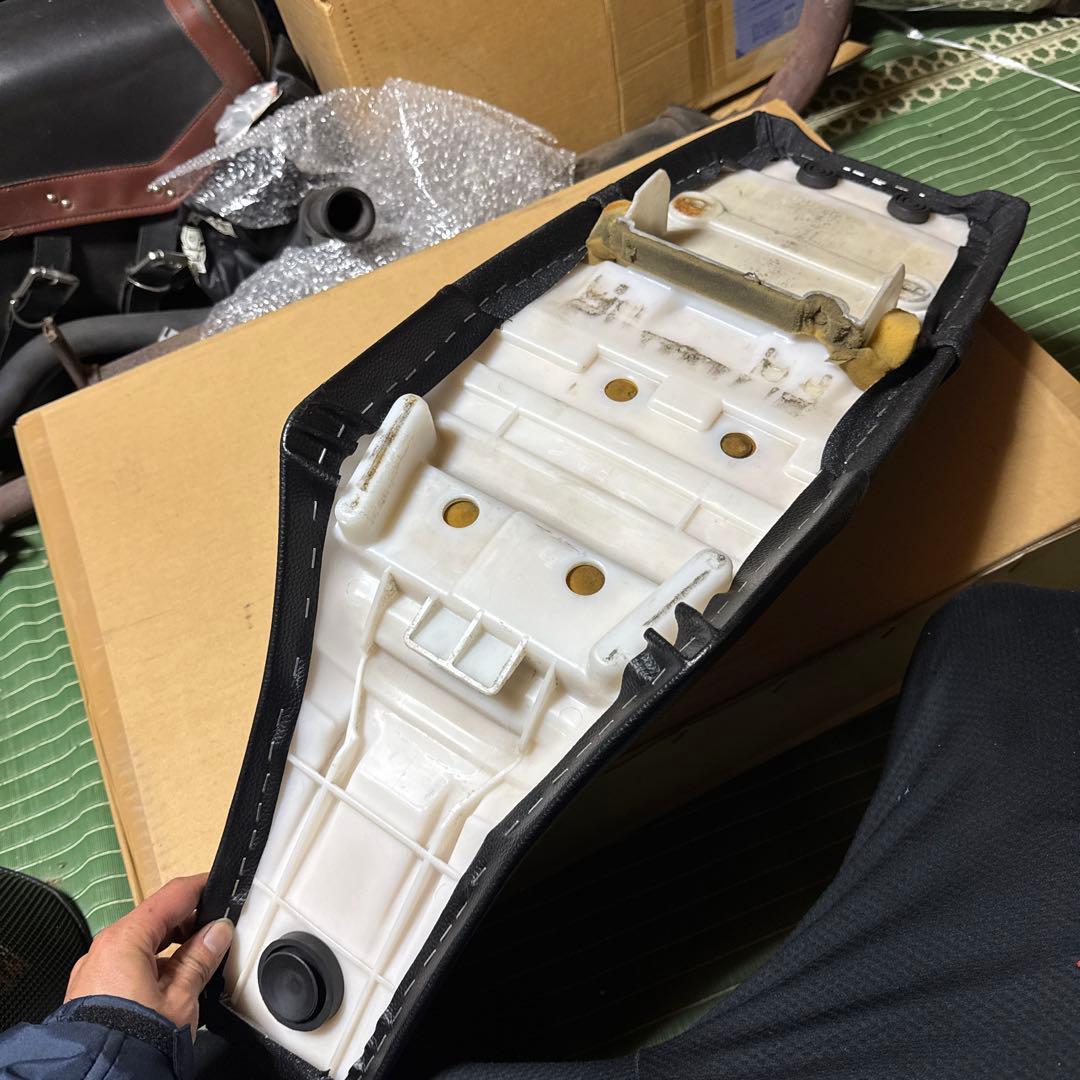 TW200純正シート 張り替え済み - メルカリ