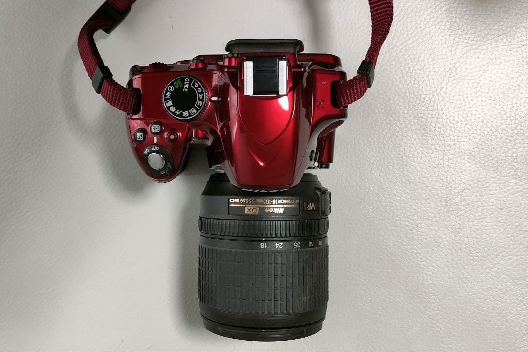 ニコン D3200（レッド）と 便利ズーム18〜105mm美品セット価格相談OK
