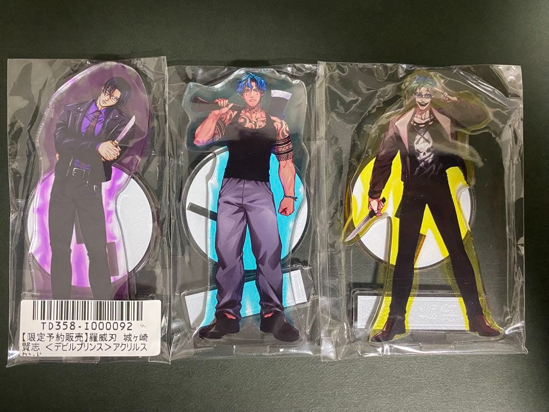 ヒューマンバグ大学 城ヶ崎 東雲 秋元 アクリルスタンド - メルカリ