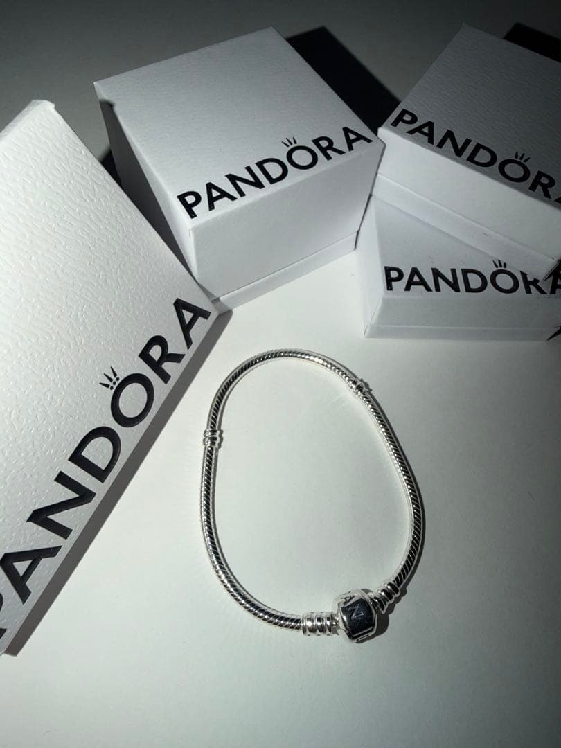 Pandora シルバーブレスレット18cmオリジナル包装付き カスタムアクセ】チャーム1つ＆ブレスレット SET【BOX・ショッパー