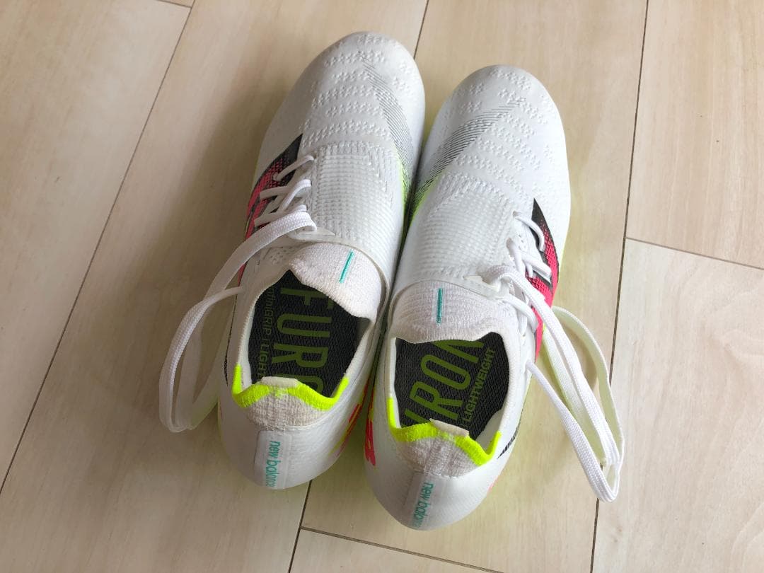 新品 ニューバランス　サッカースパイク　フューロン Furon v7 NB公式 - ニュースリリース - ニューバランス フットボールスパイク 超