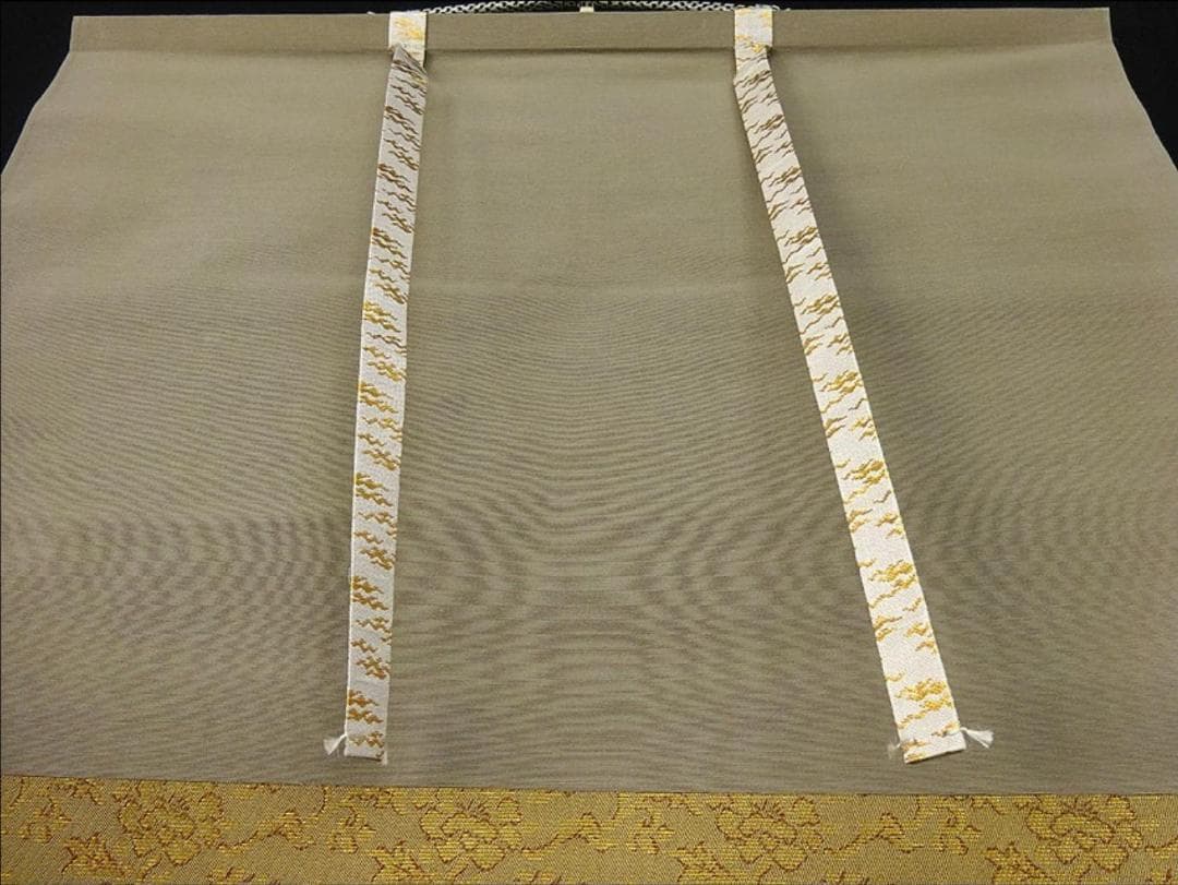 掛軸 増井富子『春景山水図』絹本 肉筆 共箱付 掛け軸 p053010