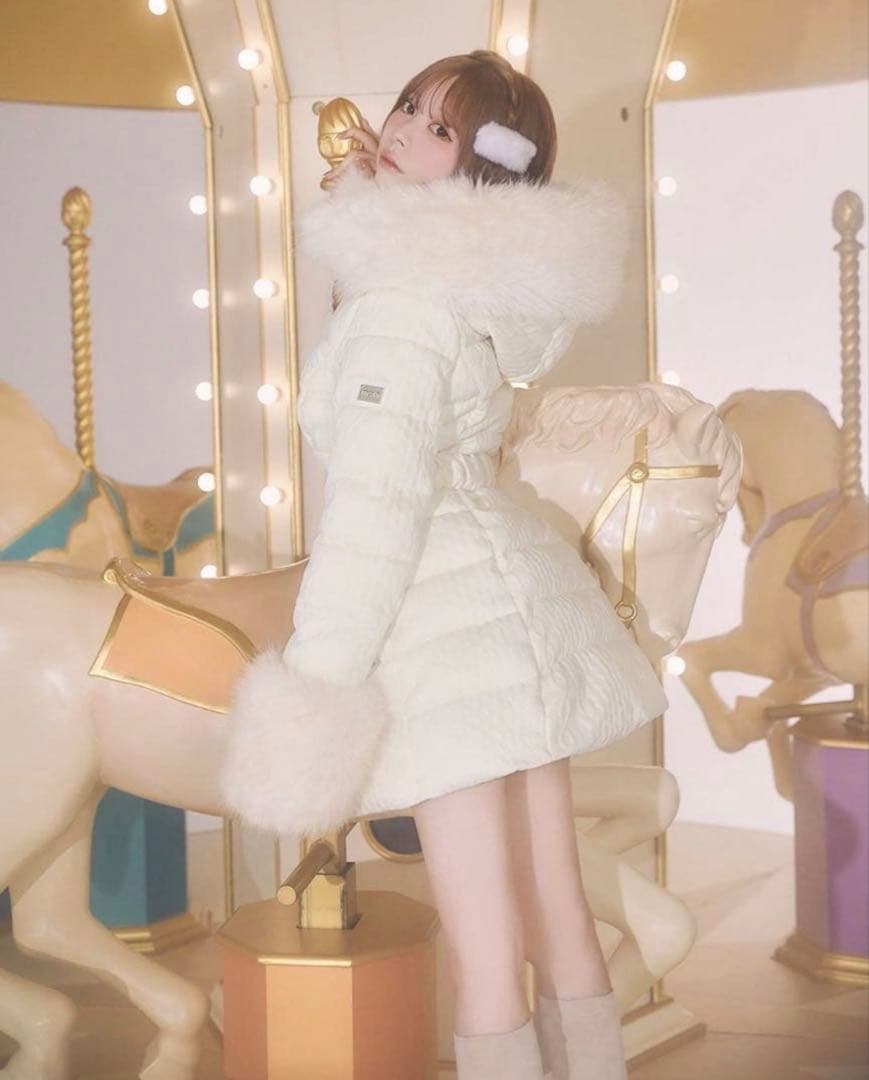 ミシェルマカロン ケーブル柄ベルトダウンコート アイボリー