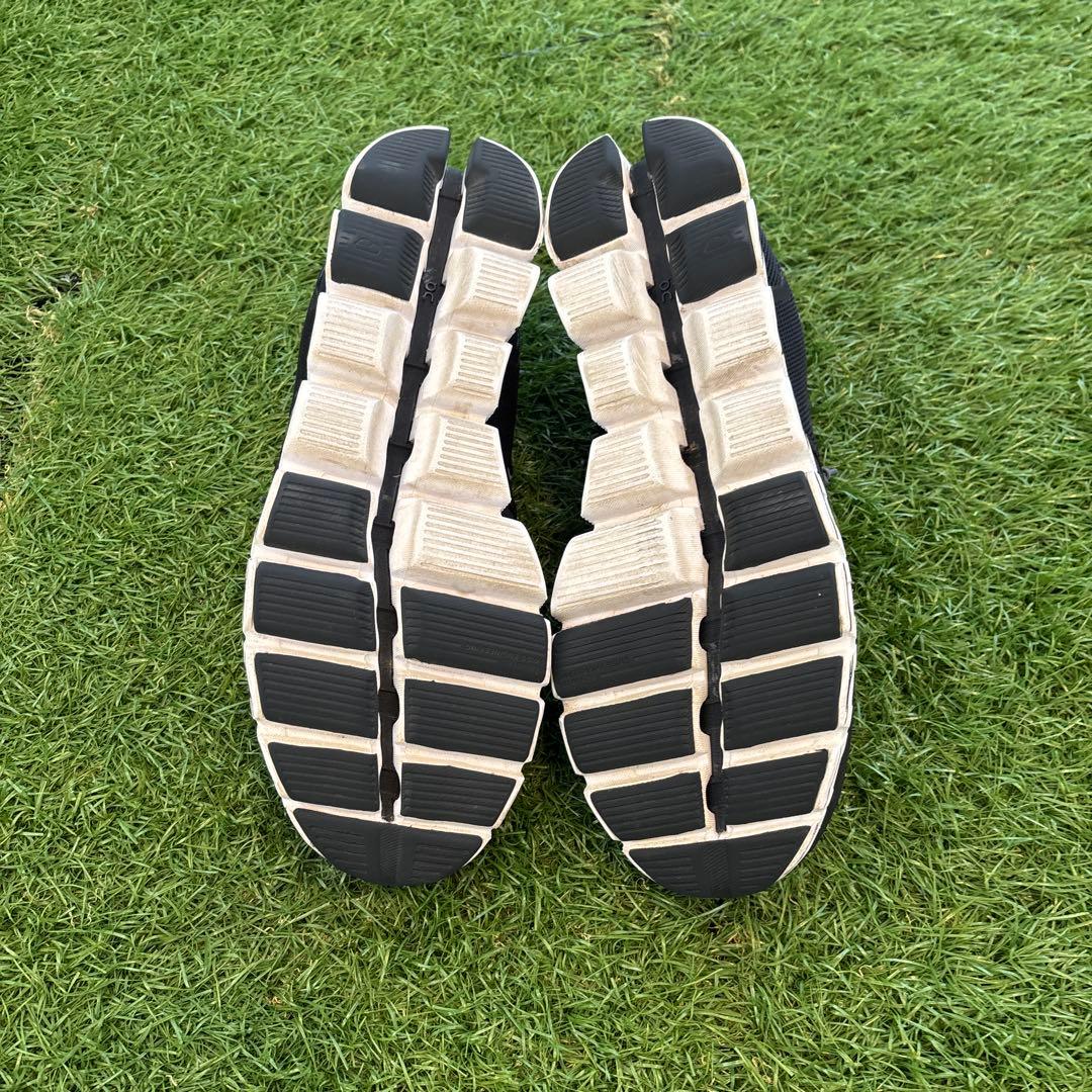 On オン　ブラック スニーカー　CLOUD クラウド　28.0cm