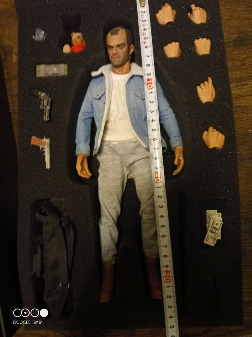 グランドセフトオート5可動式フィギュア