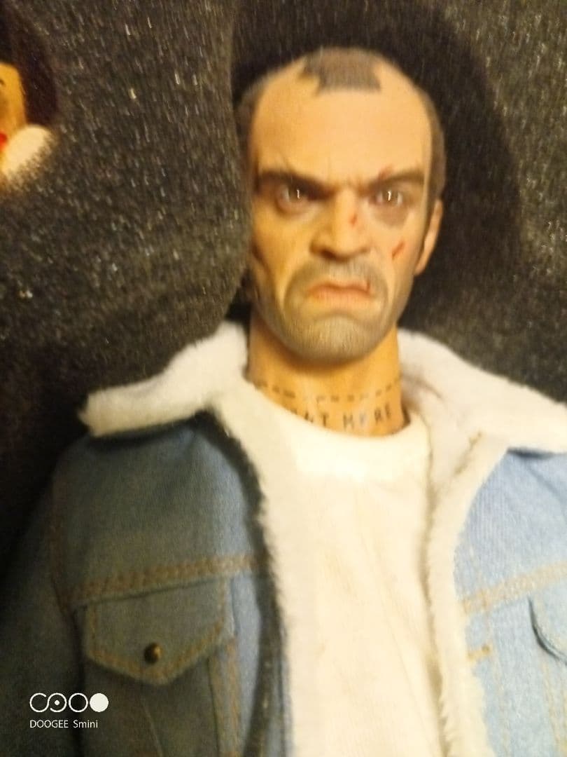 グランドセフトオート5可動式フィギュア