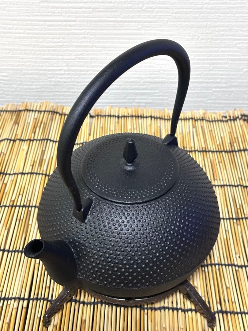 未使用品、供箱付　南部池永造　梔子　小　1.2L　南部鉄瓶　南部鉄器　鉄瓶