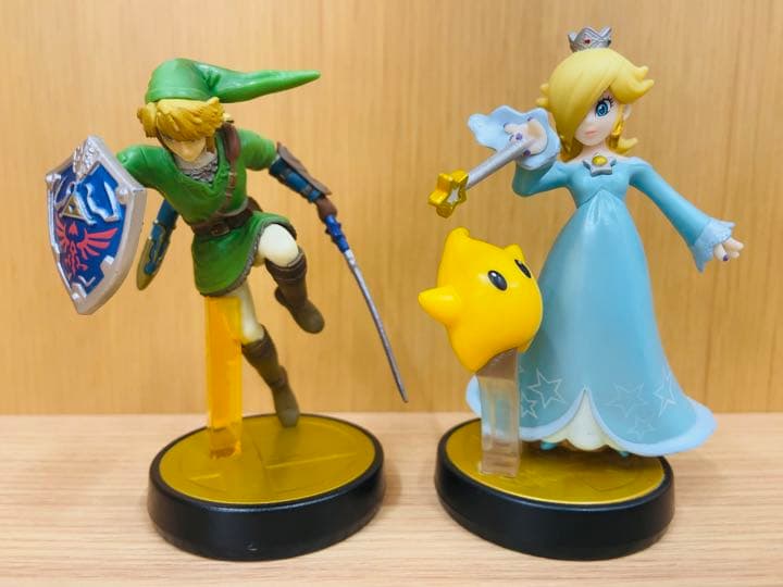 amiibo 大乱闘スマッシュブラザーズ　フィギュア　ゼルダ