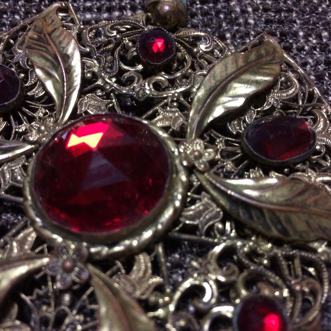 エイジャの赤石？イタリアアンティーク  ジョジョの奇妙な冒険？ 戦闘潮流