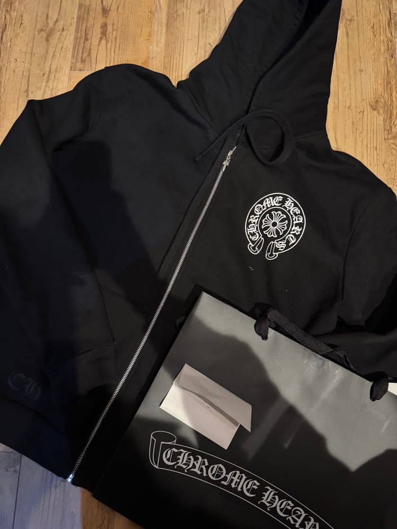 【2025年購入美品】Chrome Hearts 東京限定 ジップパーカー CHROME HEARTS - 【新品未使用】【東京限定】ホースシュー ジップ