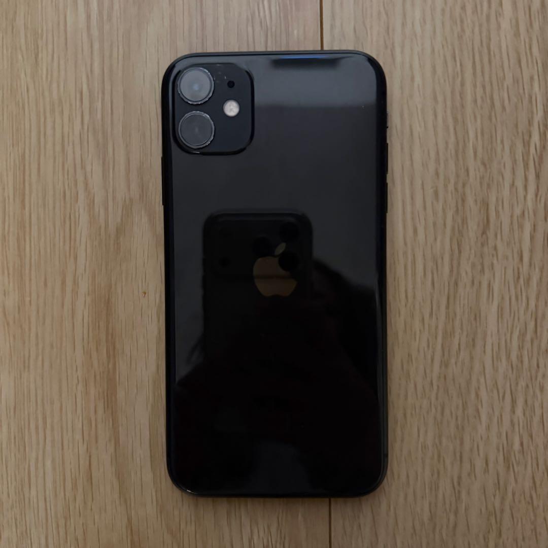 Apple iPhone 11 ブラック 本体 - メルカリ